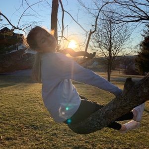 Meet your Posher, Elise